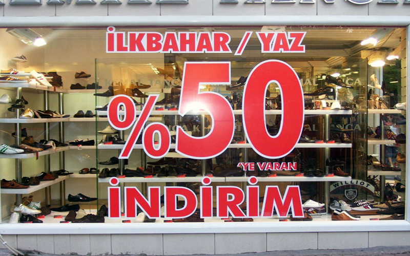 Türkiye’de pazar satıcıları, müşterileri çekmek için nostaljik ve oldukça renkli cümleler kullanırlar